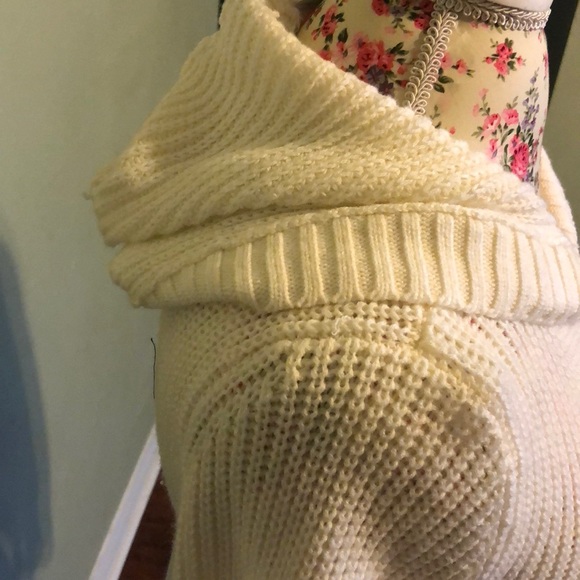 Sweater - Picture 2 of 3